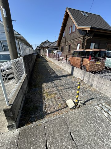 高崎市日高町　中古戸建の前面道路含む現地写真|前面道路含む現地写真です