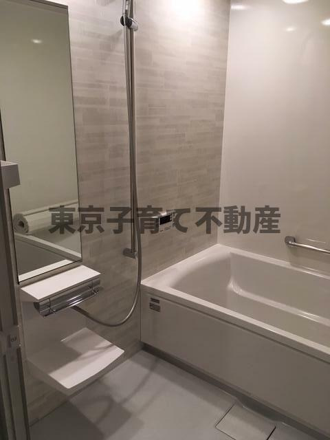 東京日産台東ビルの浴室
