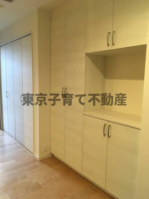 東京日産台東ビルの玄関
