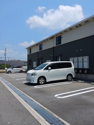 【駐車場】 | メゾン・デ・ブリッサ | カースペースがあります