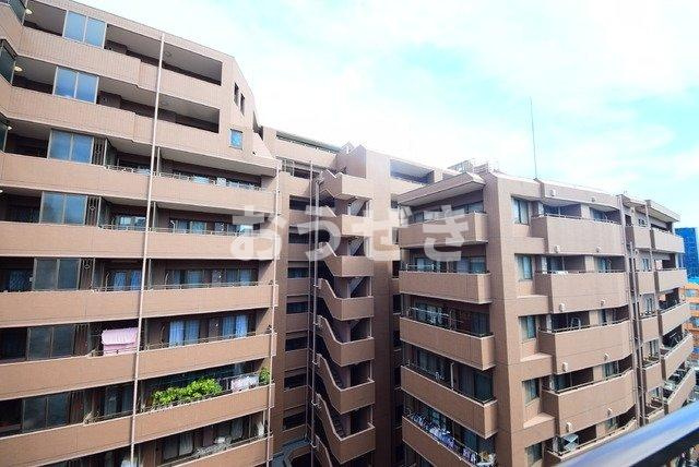 グリフォーネ横浜・西口の外観