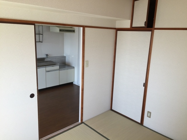 アビタシオン中崎の和室