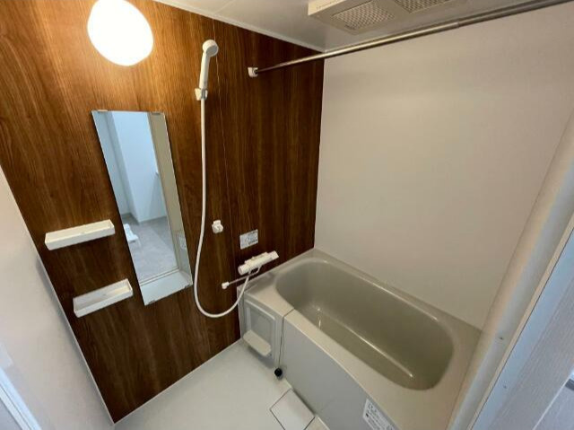 熊本市北区龍田７丁目の賃貸マンションの浴室|コンパクトで使いやすいお風呂です