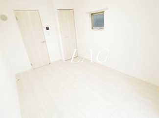 【居間・リビング】 | Ｅａｓｔ　Ｆｌａｔ　松戸 | 洋室のお部屋です。
