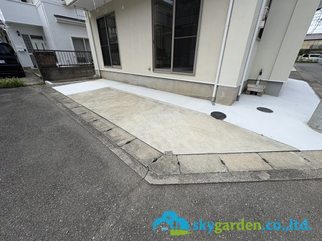 茅ヶ崎市円蔵　中古戸建の駐車場|駐車スペース。ほかにも一台分あります