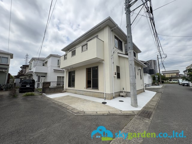 茅ヶ崎市円蔵　中古戸建の前面道路含む現地写真|前面道路含む現地写真です