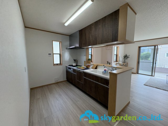 茅ヶ崎市円蔵　中古戸建のキッチン|使いやすいシステムキッチン