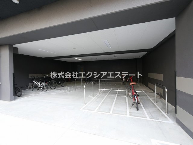プレサンス天王寺ヴィヴァンの駐車場
