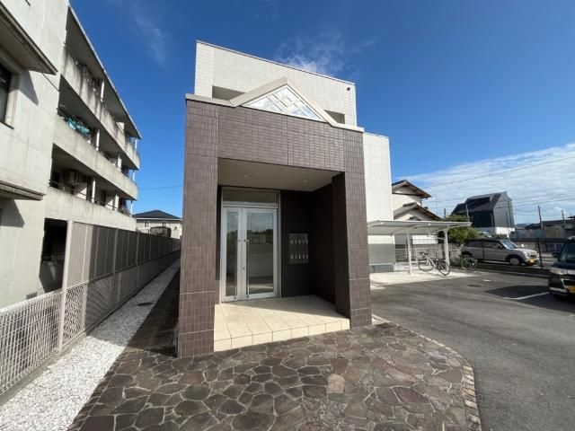 ジューンベリーの外観