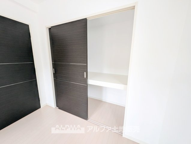 サンクレイドル河辺の収納|【Go filled with memories】
◆ありったけの◆住空間をよりよくするためには大切な収納スペース。時が経ち思い出がここに詰まっていく。