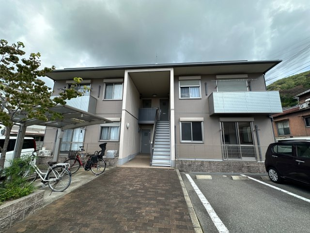 シャーメゾン白国