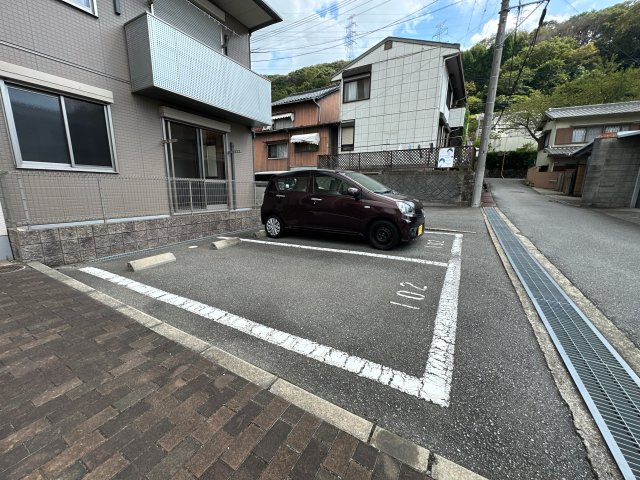 シャーメゾン白国の駐車場