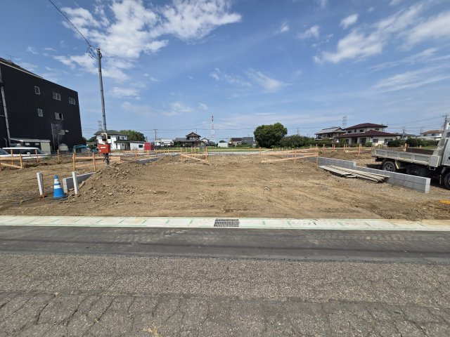 新築　太田市新田上江田町第２　クレイドルガーデン　2号棟の駐車場|現地写真　駐車スペースは並列3台分可能です！
