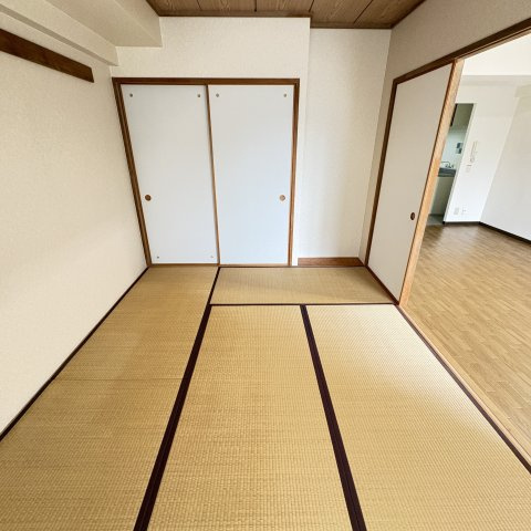 ティアラ高砂ハイツの収納