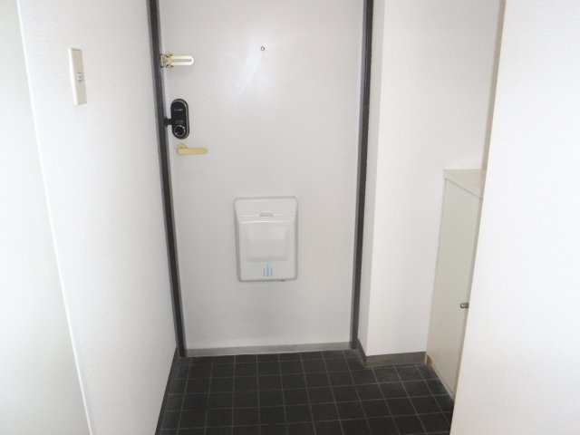 メイプル中原の玄関|他のお部屋の参考写真となります。