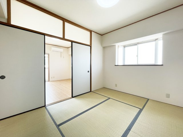 ビルドノーサイドの和室
