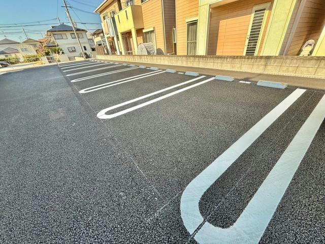 タウンさらⅡの駐車場