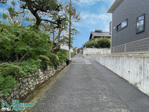 一乗寺燈籠本町 中古戸建の前面道路含む現地写真