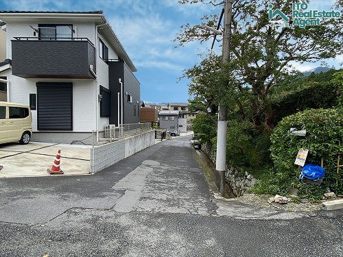 一乗寺燈籠本町 中古戸建の前面道路含む現地写真