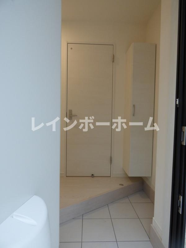 ＣＡＲＥＬ新鎌ヶ谷の玄関|収納もある玄関です