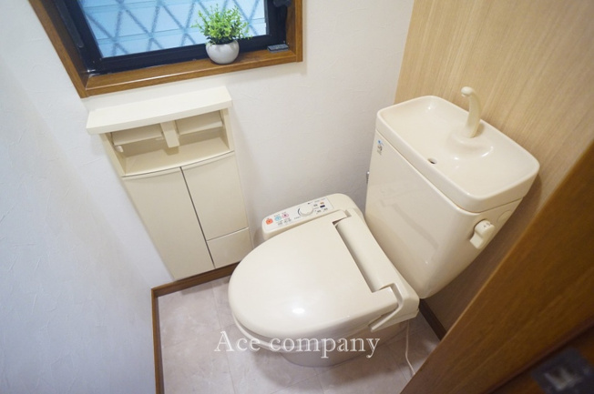 【トイレ】 | 東大阪市南上小阪 | トイレは1階と2階の各階に完備♪こちらは1階のトイレ、ウォシュレット付きです☆