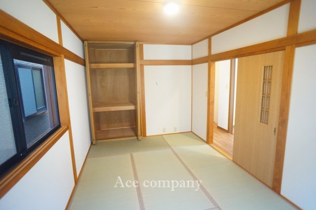 【寝室】 | 東大阪市南上小阪 | 【2階：和室7.5帖】押し入れ完備です♪