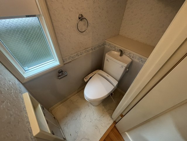目白2丁目中古戸建のトイレ