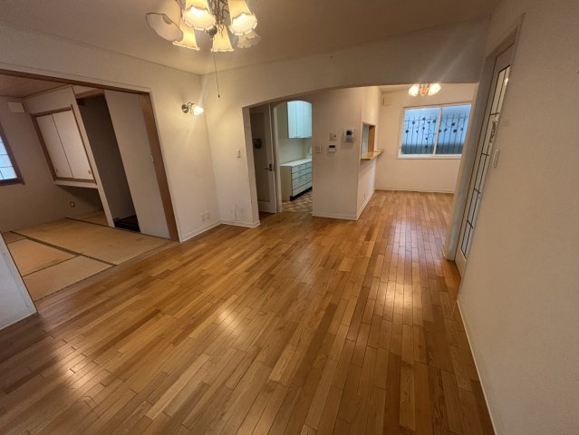 目白2丁目中古戸建の居間・リビング