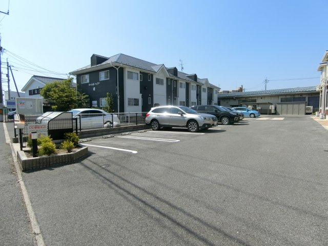 キングビートルの駐車場