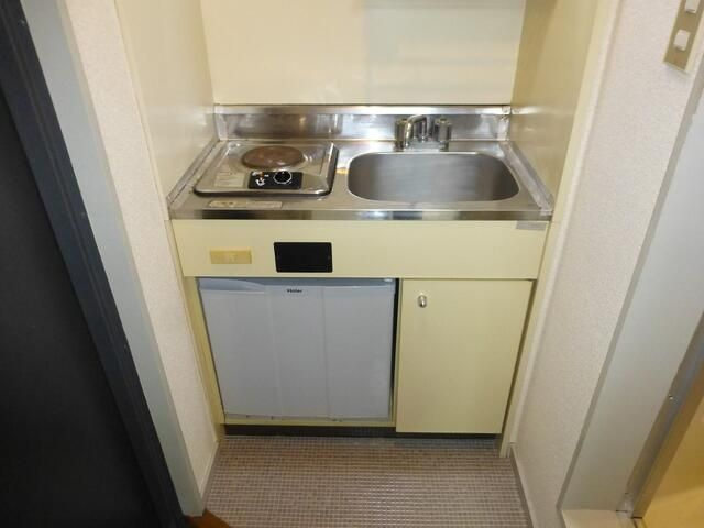 横浜市保土ケ谷区岡沢町のアパートのキッチン
