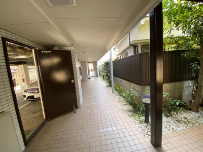 【ロビー】 | カーサ栄 | 建物の内部です