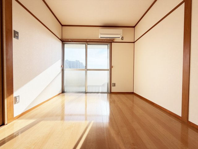 リバーハイツ比島Ⅱの洋室