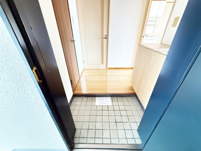 リバーハイツ比島Ⅱの玄関