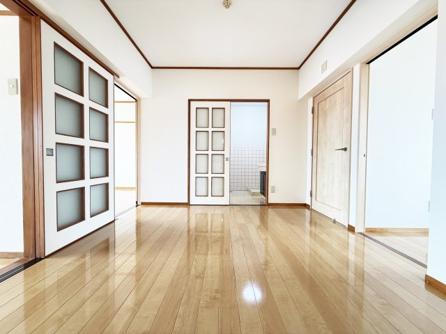 リバーハイツ比島Ⅱの居間・リビング