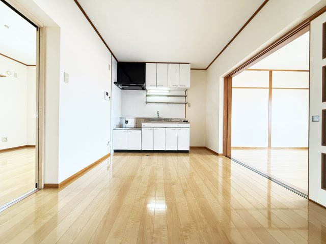 リバーハイツ比島Ⅱの居間・リビング