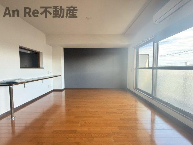 川口市北原台３丁目の賃貸マンションの居間・リビング