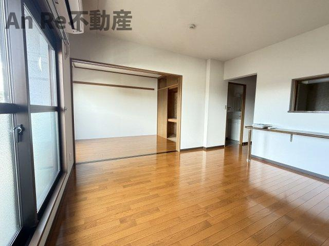 川口市北原台３丁目の賃貸マンションの居間・リビング