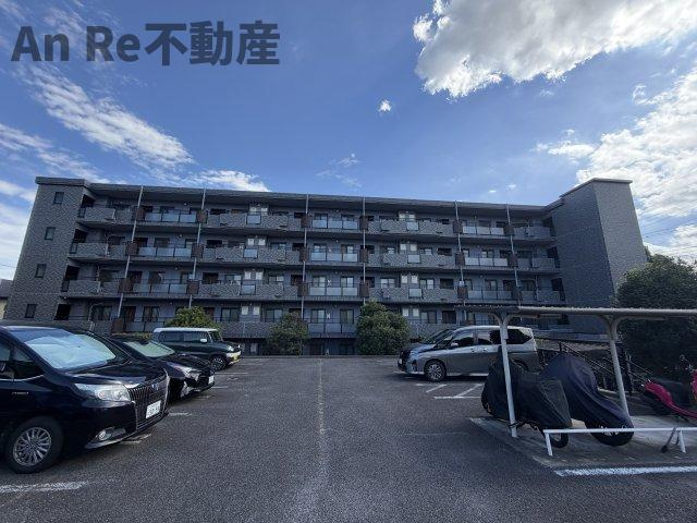 川口市北原台３丁目の賃貸マンションの駐車場