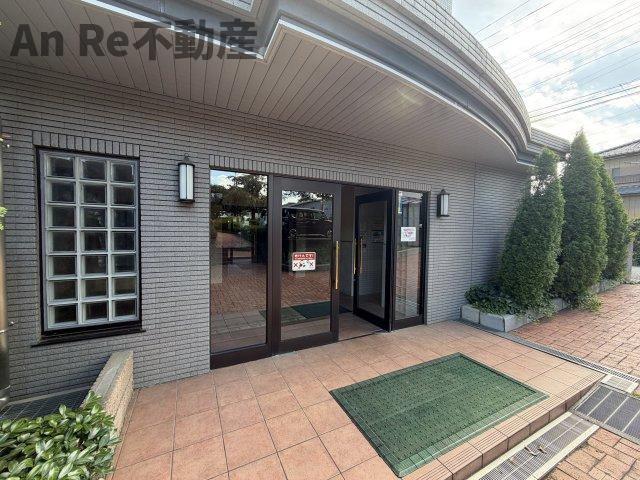 川口市北原台３丁目の賃貸マンションのエントランス