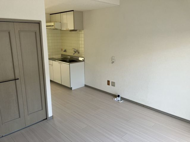 フローラ泉町Ａの居間・リビング