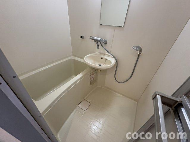 フローラ泉町Ａの浴室