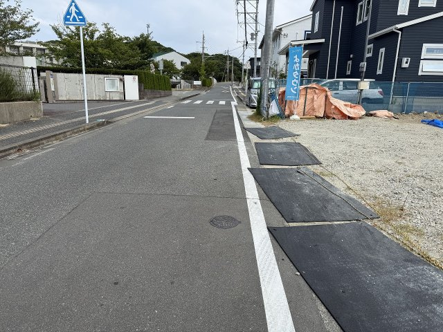 今津　新築戸建　2棟の前面道路含む現地写真