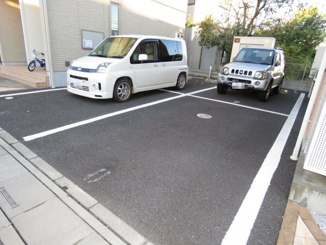 グレイスフルの駐車場