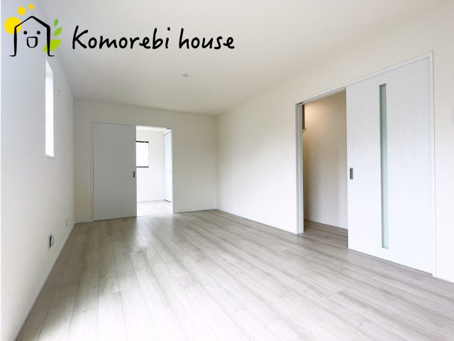 さいたま市北区奈良町42番　新築一戸建て　ハートフルタウン　Jの居間・リビング|こちらのリビングで趣味の時間をお楽しみください