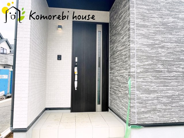 さいたま市北区奈良町42番　新築一戸建て　ハートフルタウン　Jの玄関|きれいな玄関です