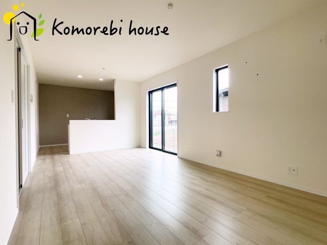 さいたま市北区奈良町42番　新築一戸建て　ハートフルタウン　Jの居間・リビング|こちらのリビングで趣味の時間をお楽しみください