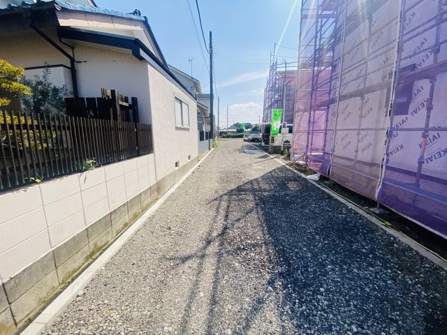 新築　伊勢崎市北千木町1期　１号棟の前面道路含む現地写真|現地写真　北側接道幅員約5.8ｍ	