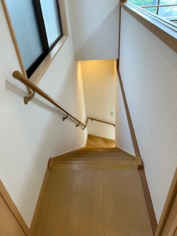白鷺貸家のその他|階段