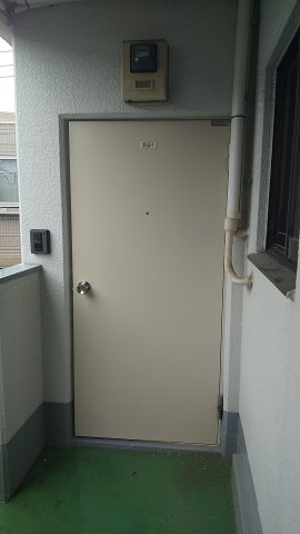 中野区大和町１丁目の賃貸マンションの玄関|収納もある玄関です