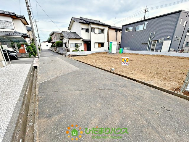 蓮田市緑町14期　新築一戸建て　リガーレの前面道路含む現地写真